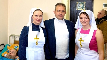Севастопольский омбудсмен посетил место служения сестричества при храме Вознесения Господня